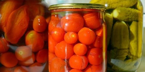 Можно ли давать детям домашние консервы?